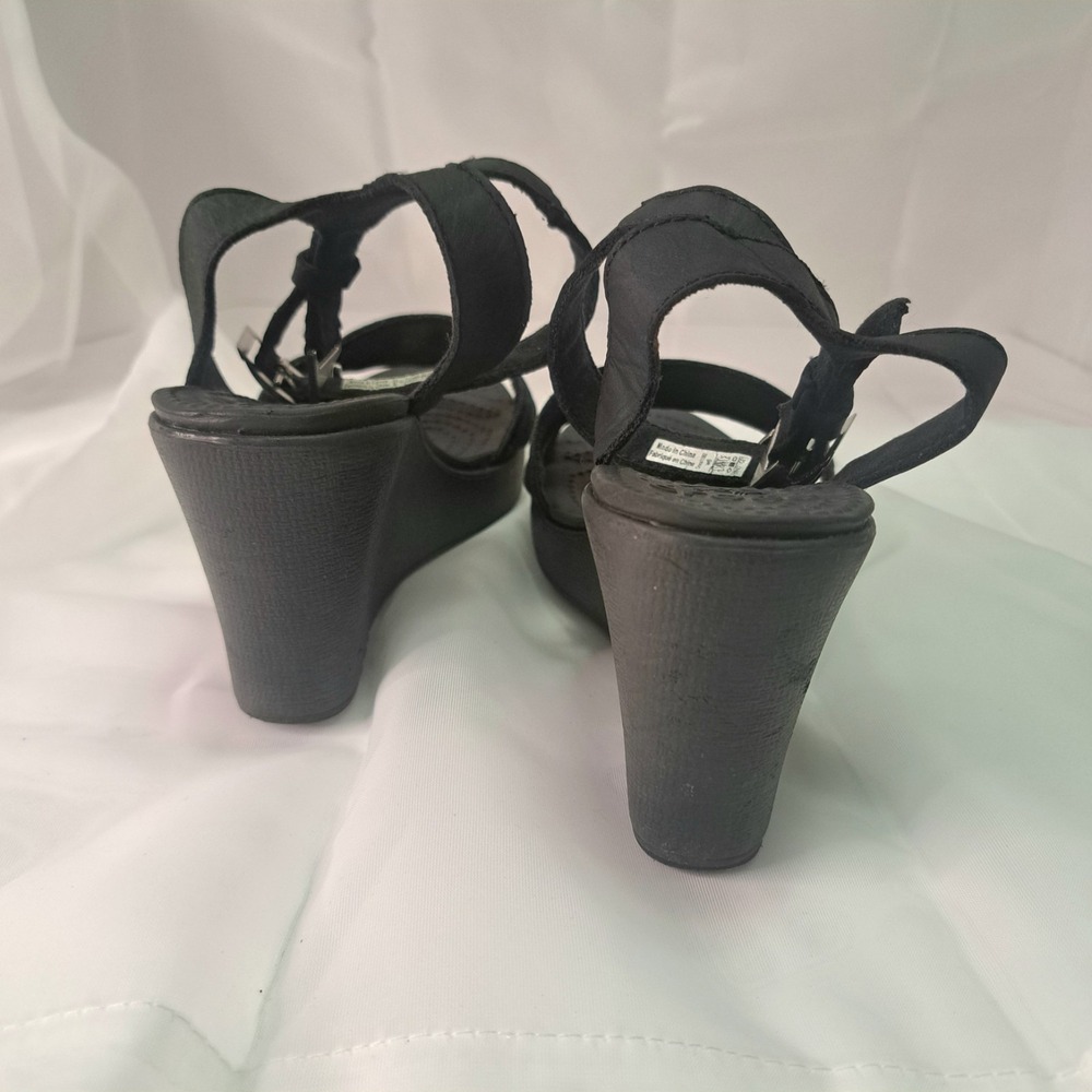 Crocs Black Leigh II Ankle Strap Wedge Sandals Women Size 6 Chic Boho Summer Fun - Picture 6 of 7